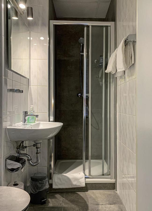 Double Room Private Bathroom