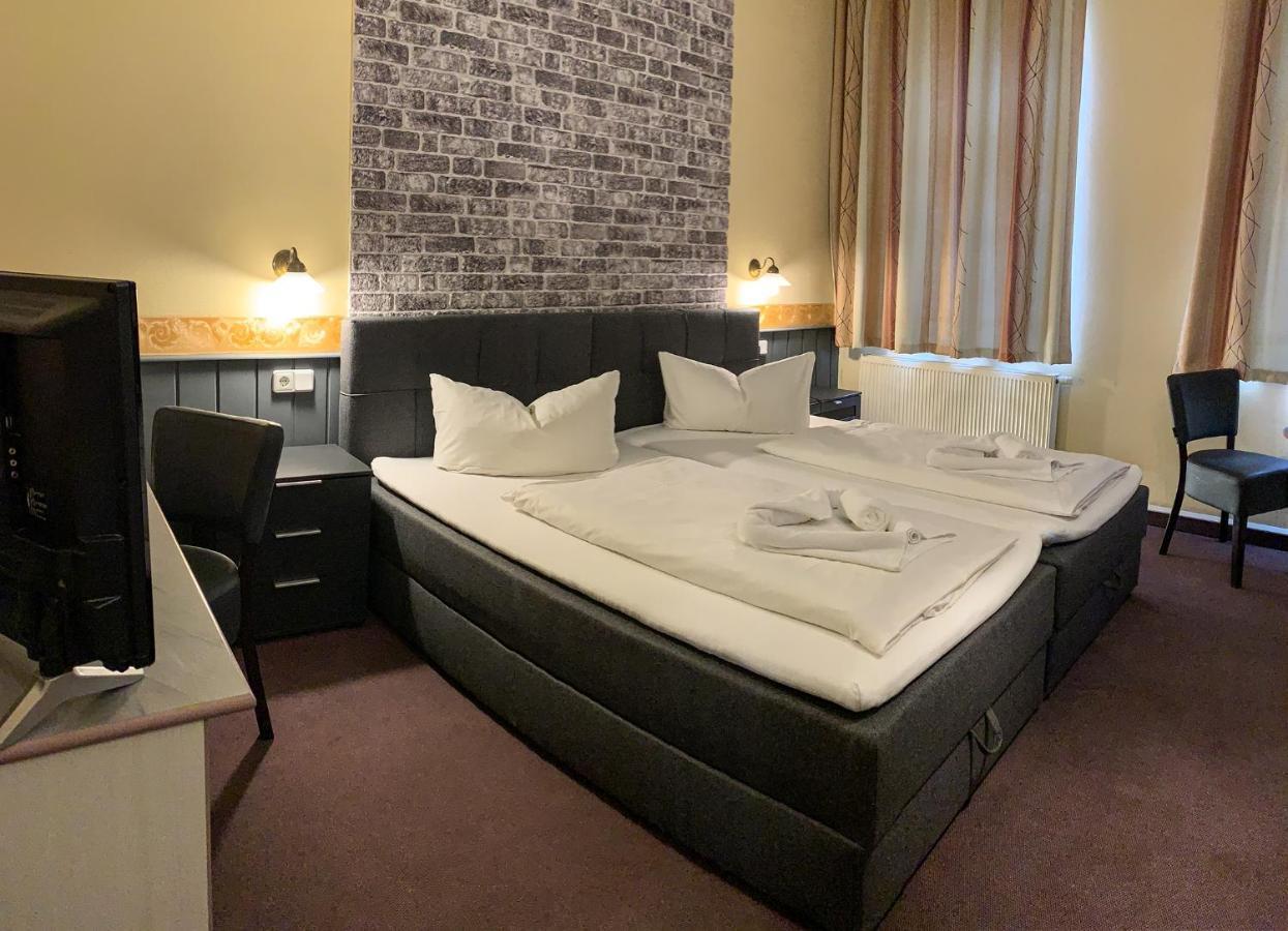 Double Room Private Bathroom