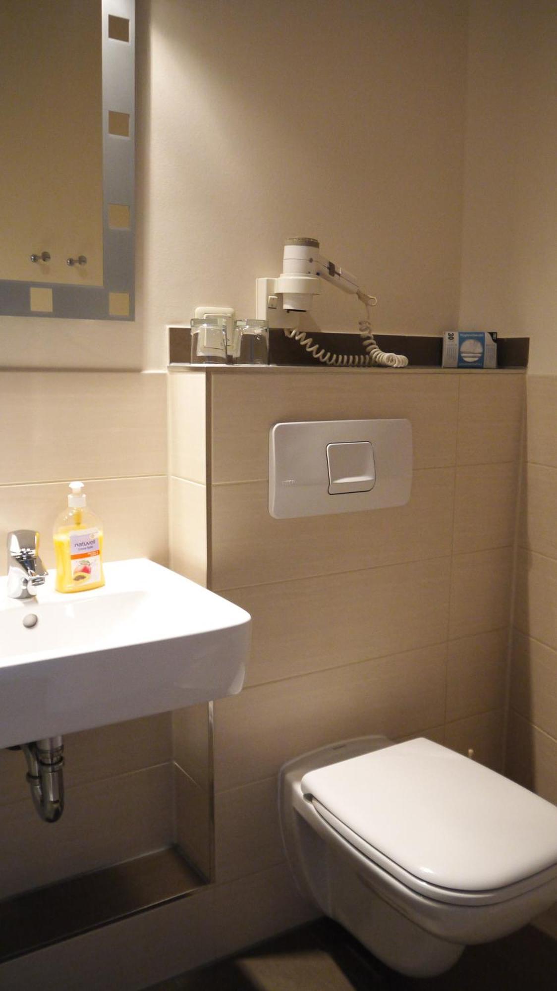 Double Room Private Bathroom,1498745554:JPEG